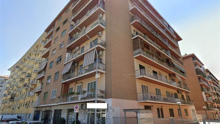 Appartamento ampia metratura a Roma zona Tuscolano Don Bosco